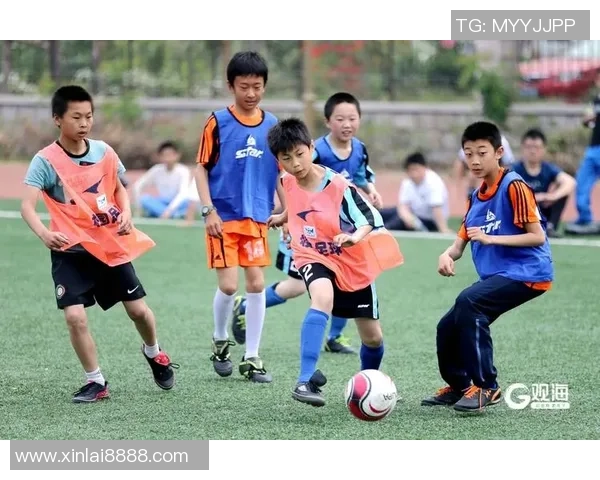 模仿足球明星庆祝动作的乐趣与技巧分享，带你领略足球场上的激情瞬间